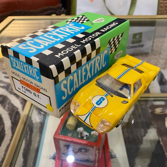 Vintage Collection of 1/32 Scale Scalextric plastic slot cars. - Picture 3 of 15